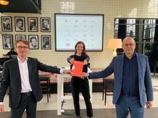 Overhandiging boek